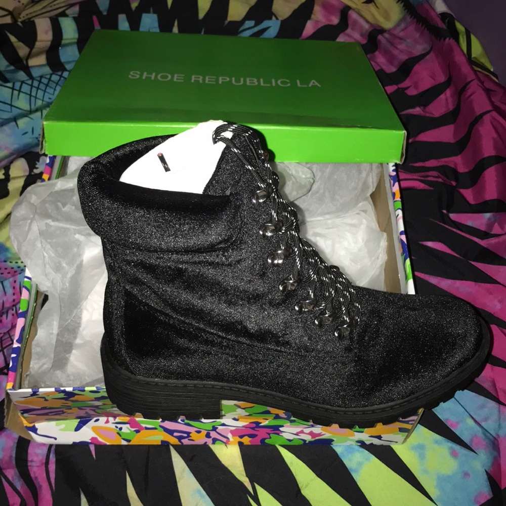 NWT Shoe Republic LA boots 8